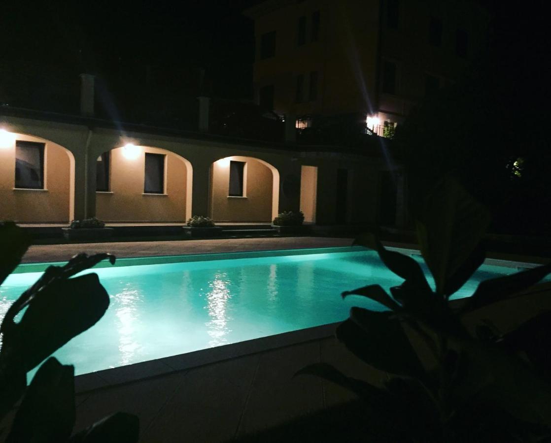 Oleandro 2 Apartment In Villa Cerutti ميرجوزو المظهر الخارجي الصورة